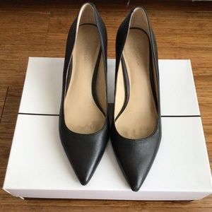 Ann Taylor black shoes size 7M